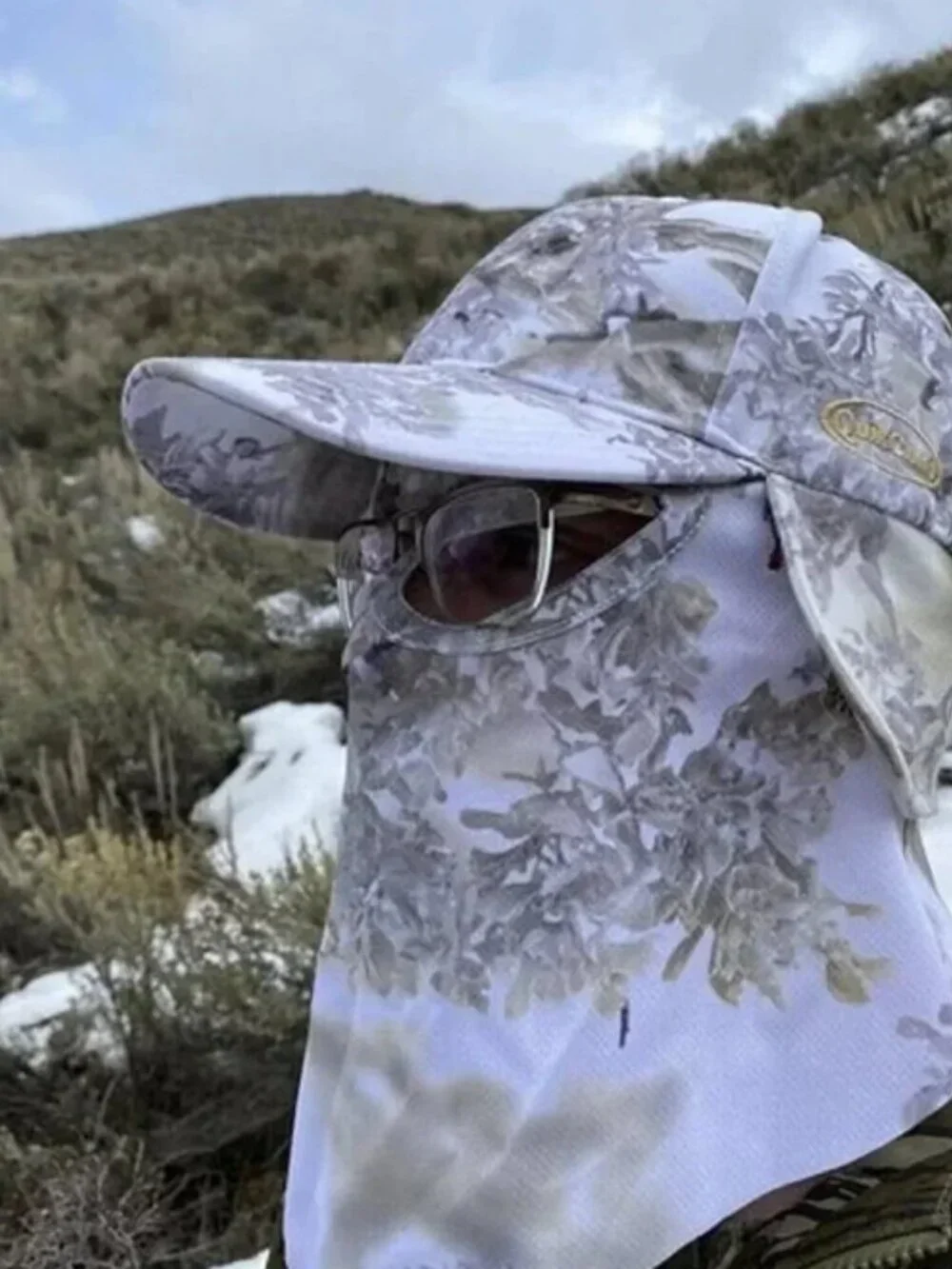 NEW ~ QuikCamo 2-in-1 Hat/Front Mask King's Snow Shadow Camo - Medium
